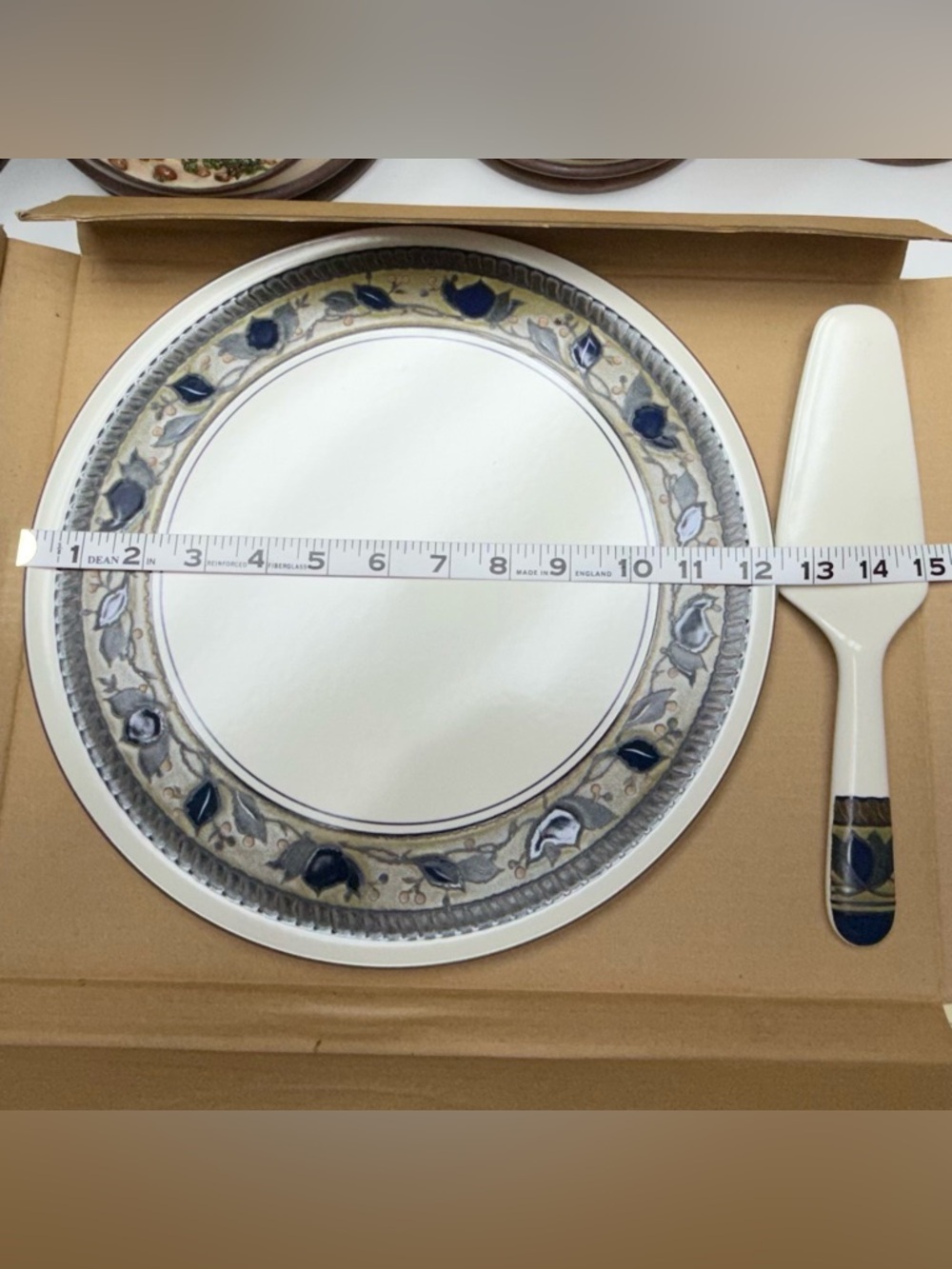 NIB Mikasa Intaglio Arabella Cake Plate & Server Set - 12.5” round - Picture 2 of 7